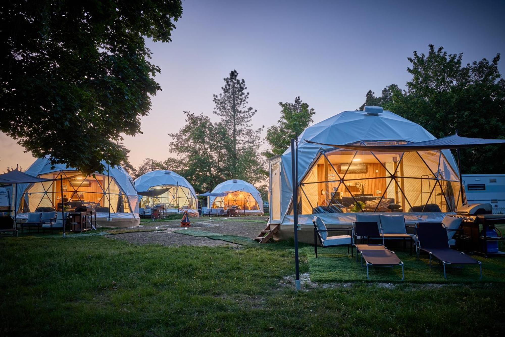 Hotel Glamping Slapy Extérieur photo