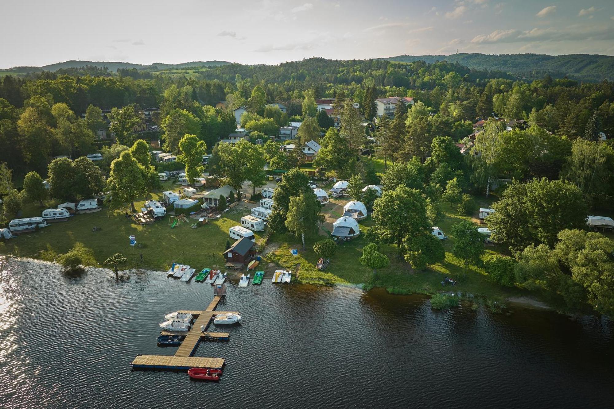 Hotel Glamping Slapy Extérieur photo